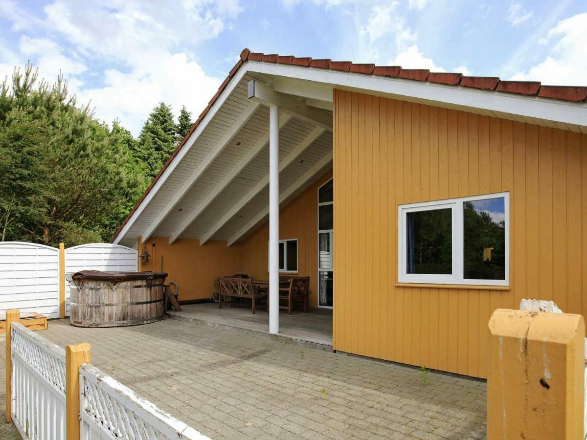 6 Person Holiday Home In Ansager Exteriör bild